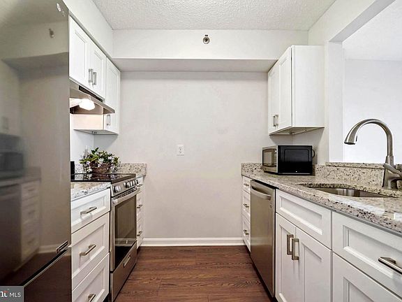 4th image of 10101 Grosvenor Pl #1709