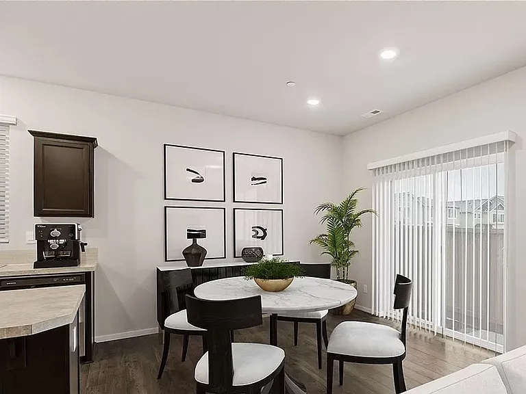 18729 Emmons Ct E — Photo 10