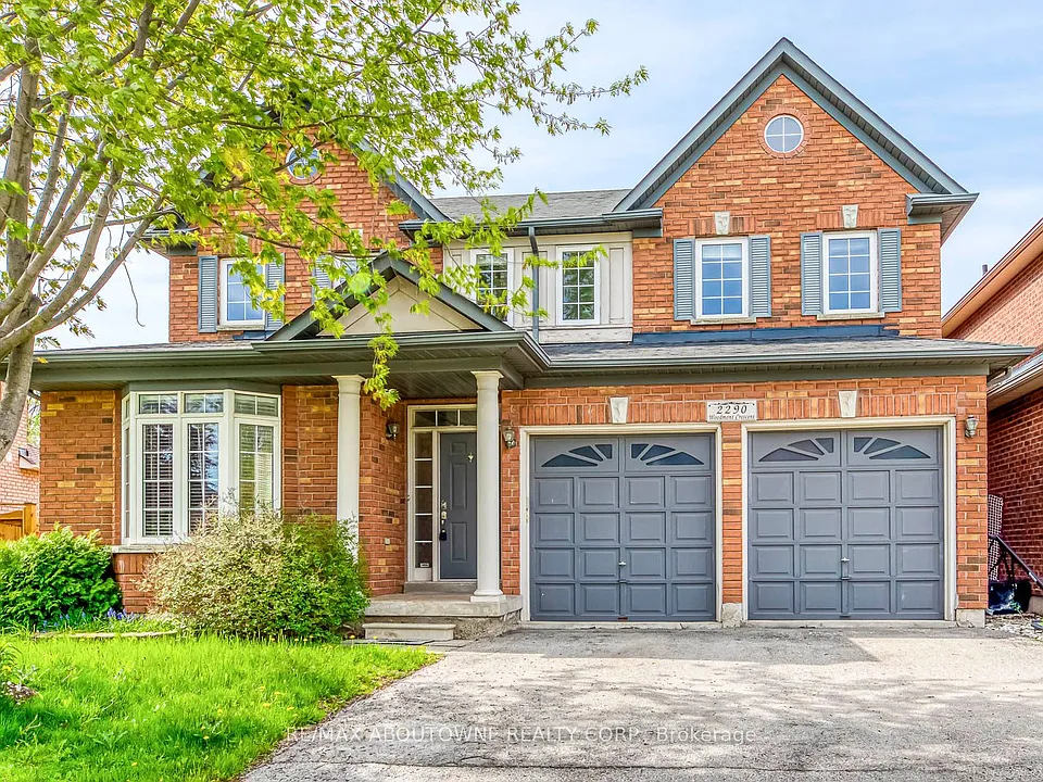 2290 Woodmont Cres S