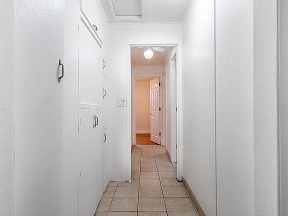 5th image of 3131 W Clearwater Ave
