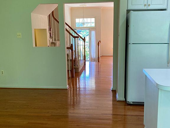 5th image of 13721 Lambertina Pl