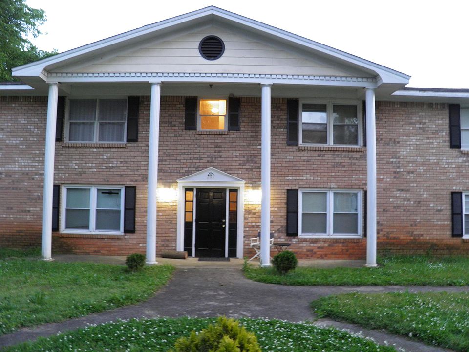 1st image of 205 Douglas St APT 1