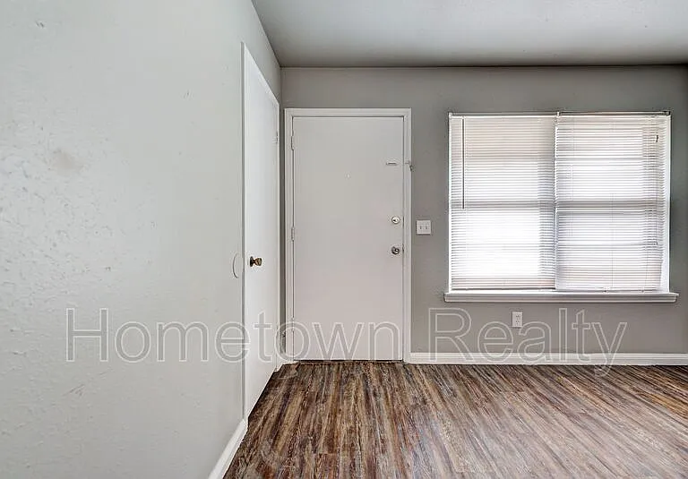 1308 McDonald Dr — Photo 6
