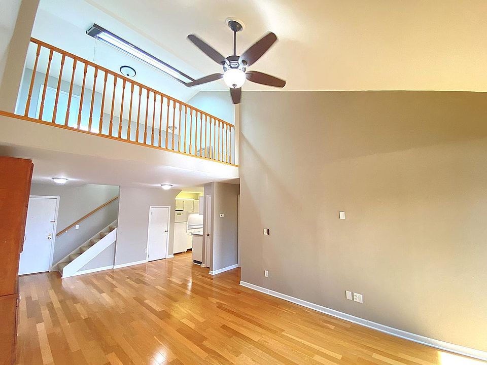 1st image of 2025 East Greenwich AVENUE #313
