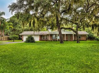 9521 Silver Lake Dr, Leesburg, FL 34788