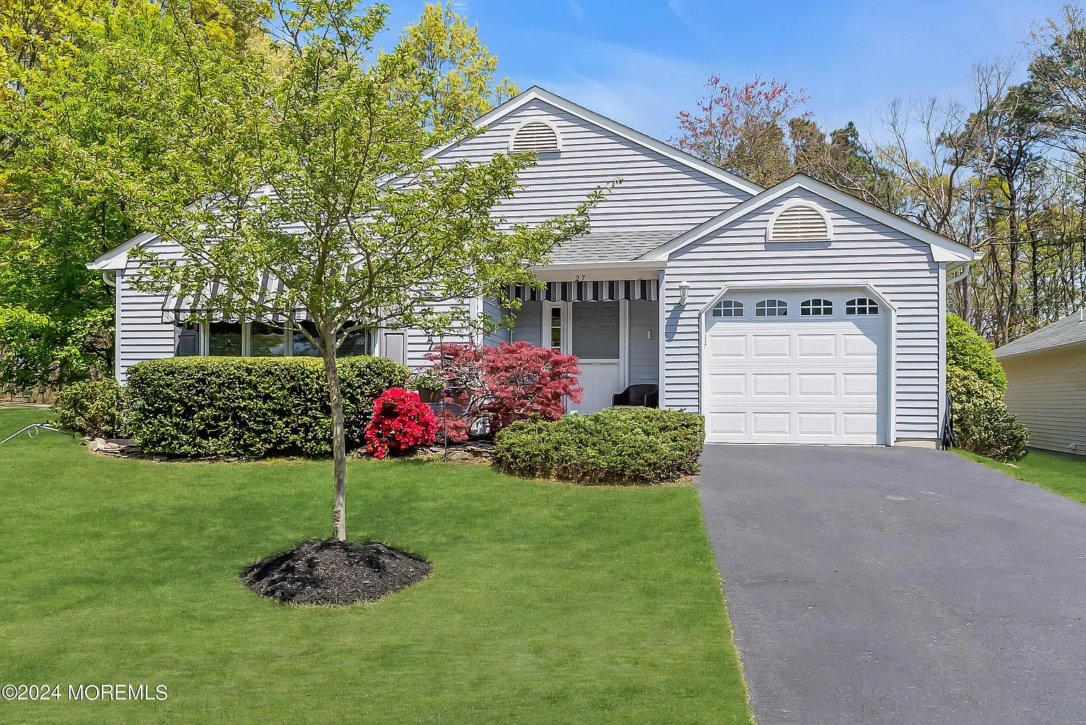 27 Springhill Drive photo 1