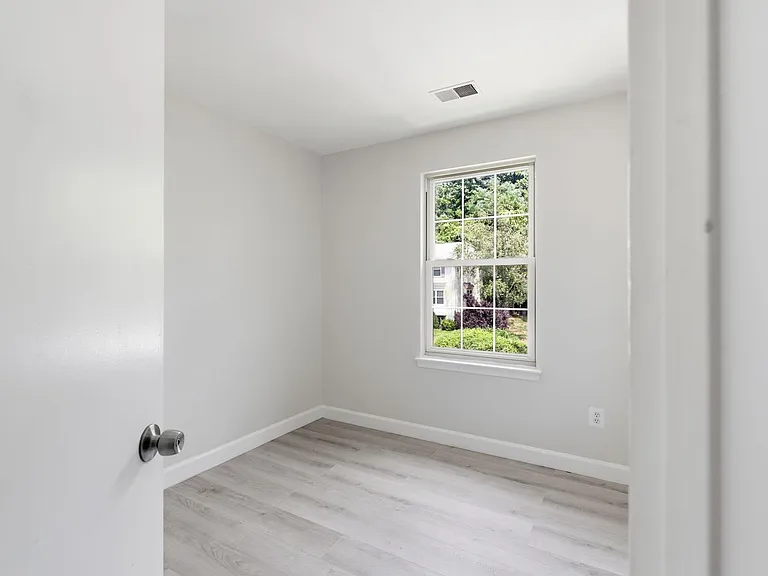 1921 Winslow Ct — Photo 17