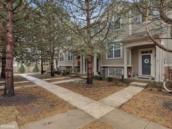 31643 Tallgrass Ct, McHenry, IL 60051