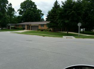 1023 Rockwell Rd, Green Bay, WI 54313