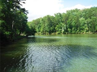 10 Southpointe Rd, Mill Spring, NC 28756