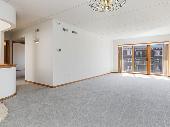 4th image of 675 Pearson St APT 706
