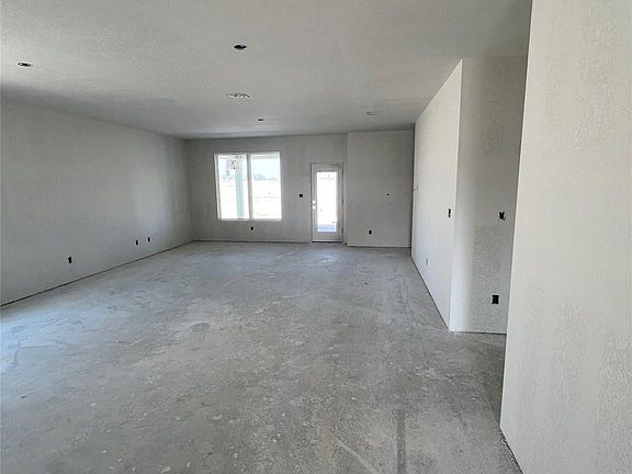 4th image of 216 Gus Loop