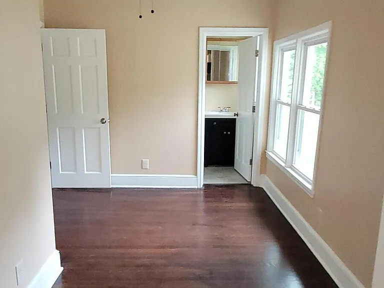130 Zachmann St — Photo 6