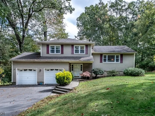 23 Camelot Dr, Mount Olive Twp., NJ 07828