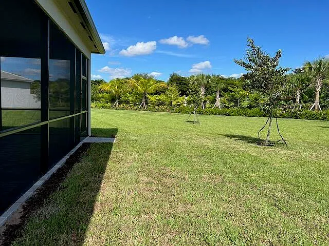 9741 Spruce Woods Dr — Photo 17
