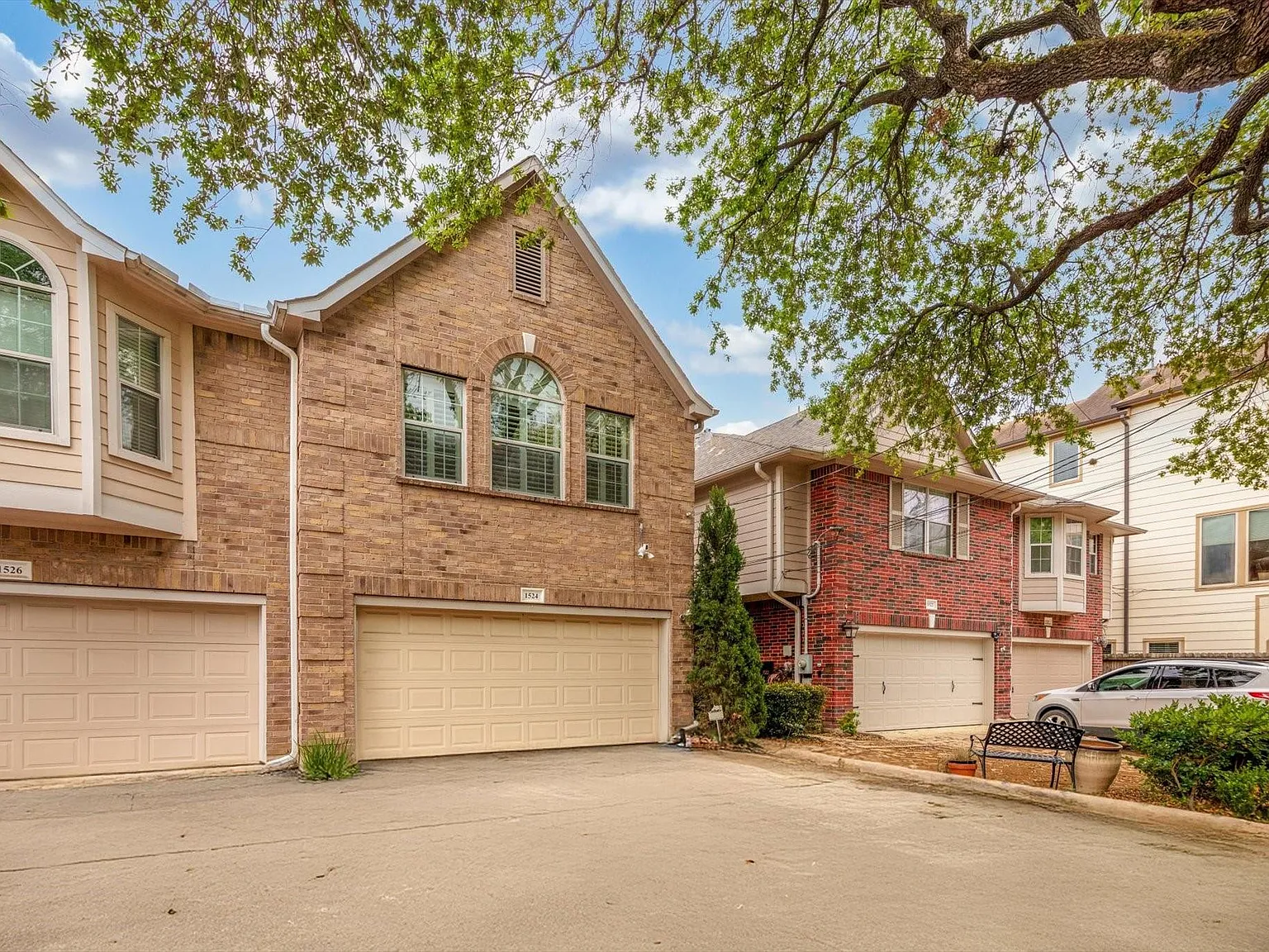 3 bed, 2.5 bath, 2611 sqft, $3,450 — Photo 4