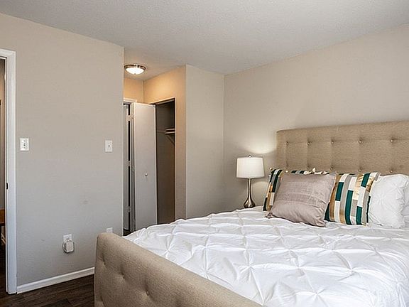 5th image of 4908 Endolwood Rd #5011-O