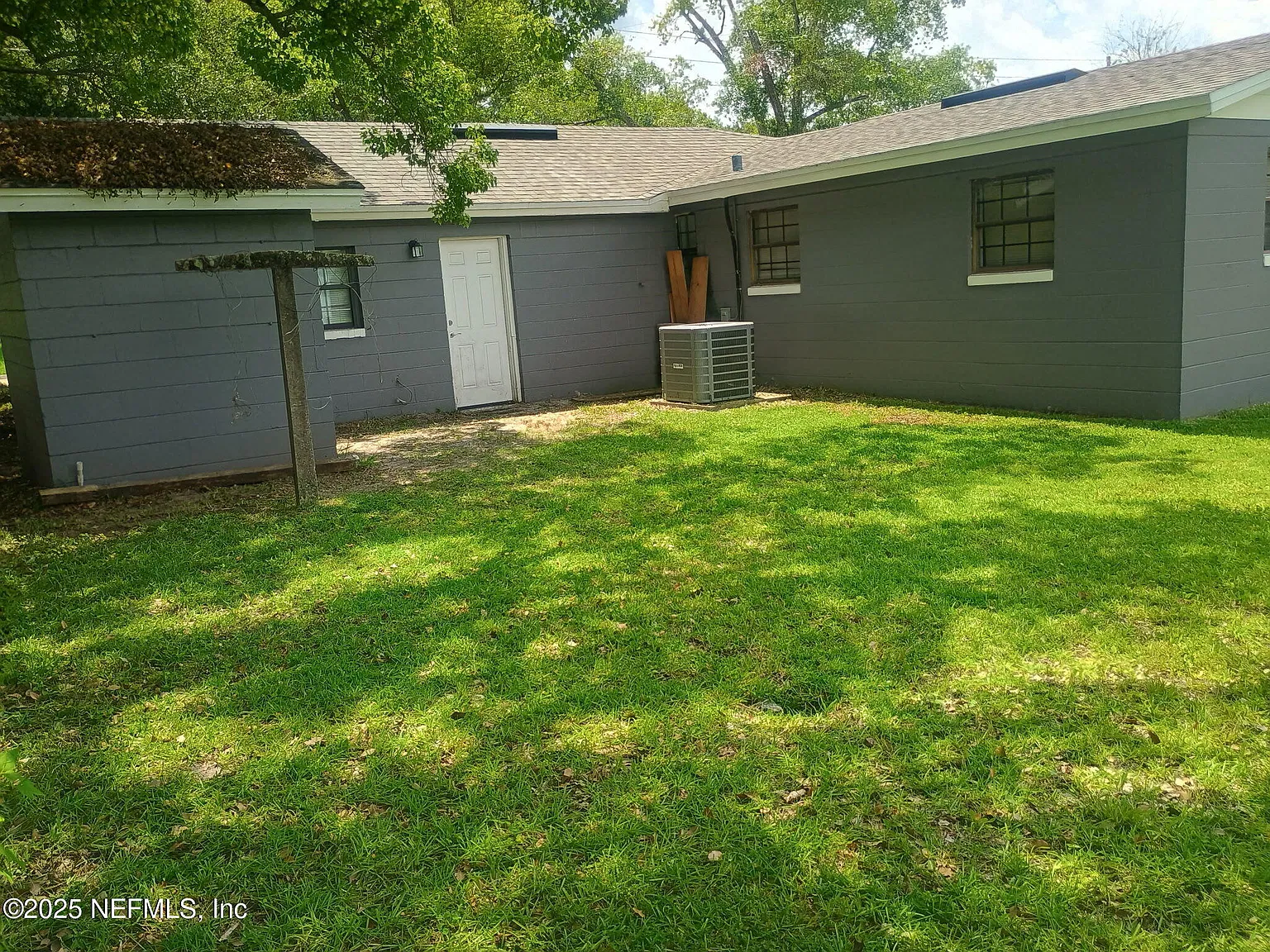 3 bed, 2.5 bath, 1735 sqft, $1,750 — Photo 3