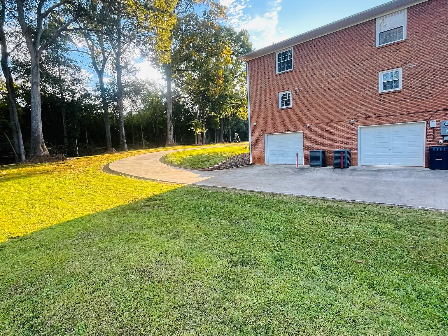 2 bed, 1.5 bath, 1100 sqft, $1,100 — Photo 3