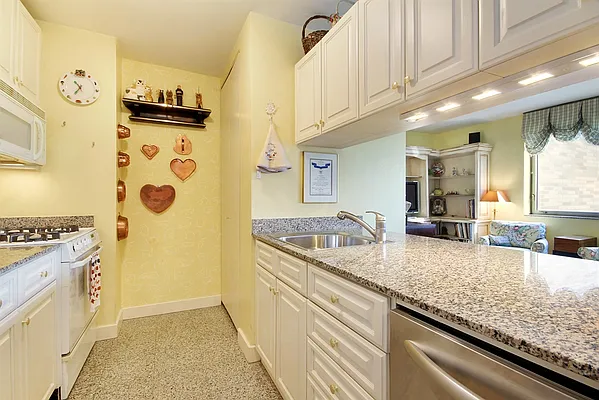 Sold by Corcoran | media 7