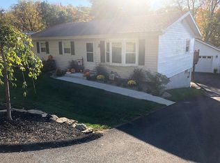 7076 Hershey Rd, Spring Grove, PA 17362