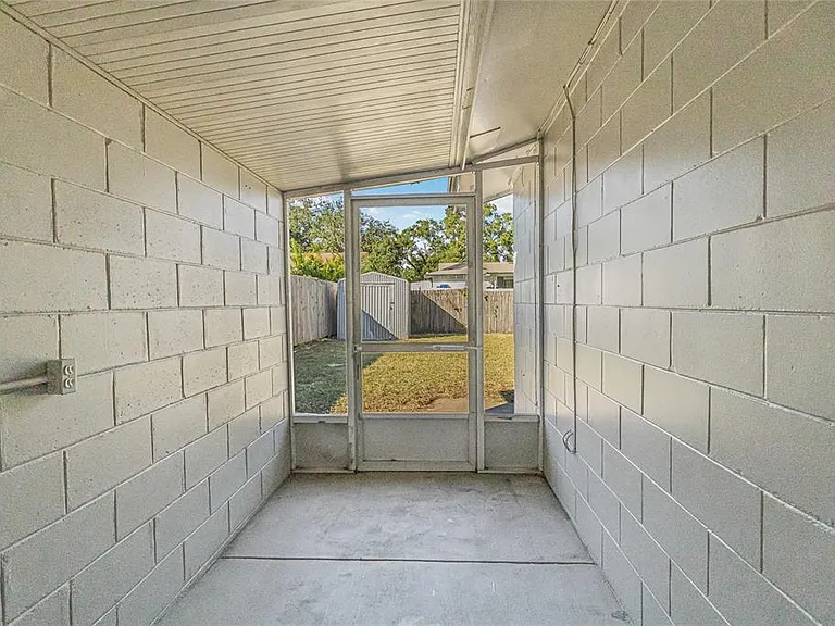 2707 Lakewood Ln — Photo 21
