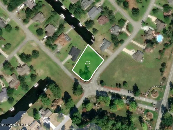 6107 Cassowary Ln #1, New Bern, NC 28560