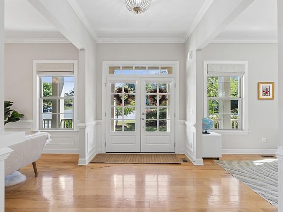 2nd image of 224 Brook Manor Ct