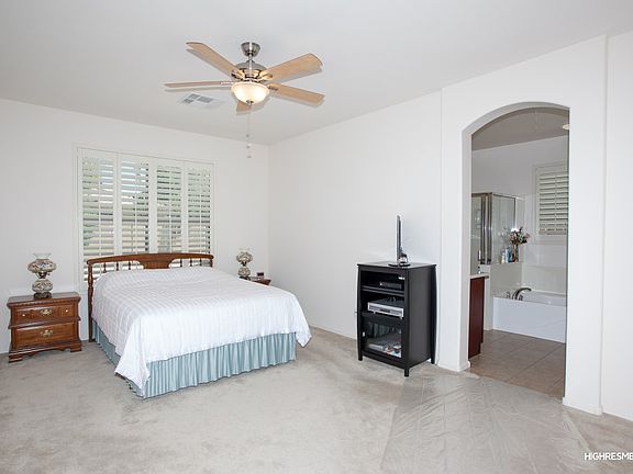 2nd image of 15092 W Glenrosa Ave