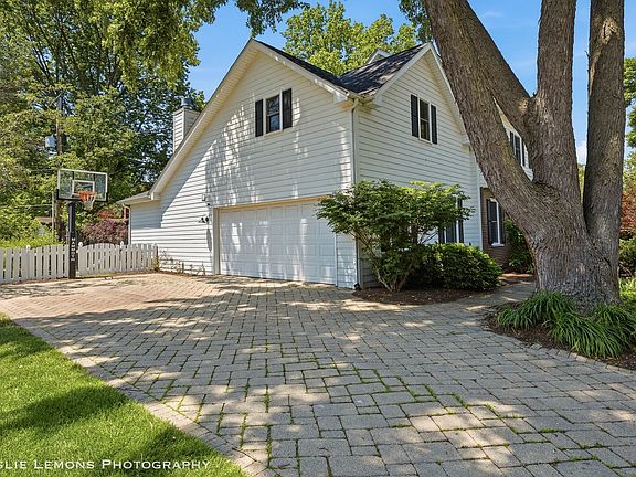 3rd image of 1229 Atlas Ln