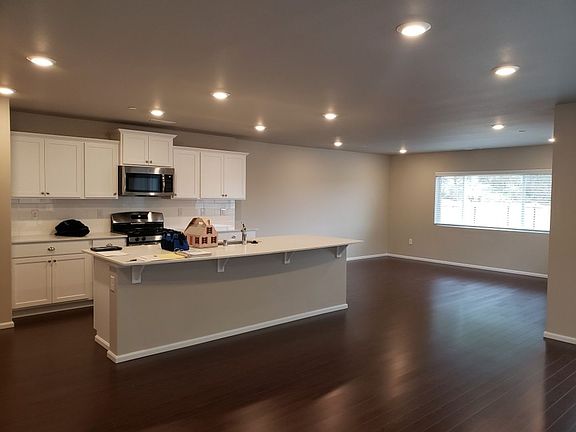 3rd image of 3332 Hoffman Hill Blvd