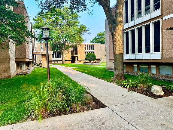 Aquila Court exterior