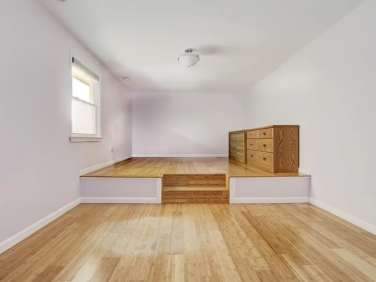 361 N Richmond Ave — Photo 21