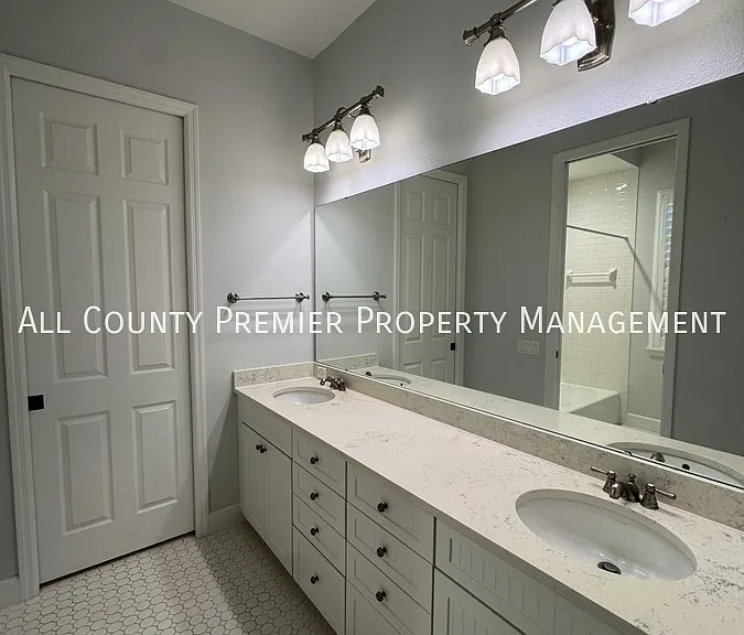 203 Spalding Way — Photo 15