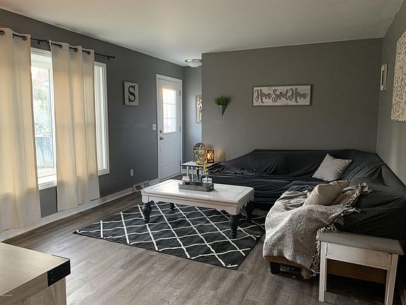 2nd image of 10881 Settlewood Dr SE