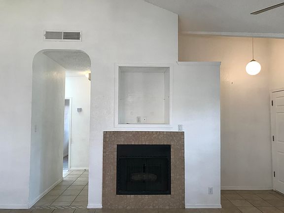 3rd image of 7116 Oval Rock Dr
