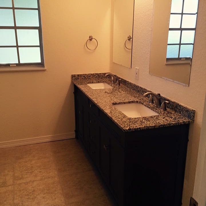 1st image of 4024 Greenwood Dr