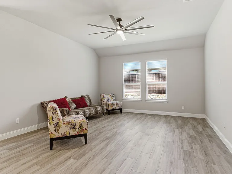 1017 Almond St — Photo 10