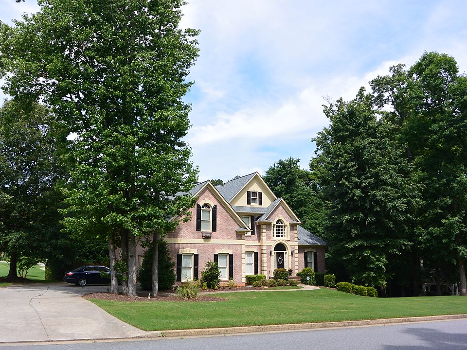 1015 Longpointe Pass