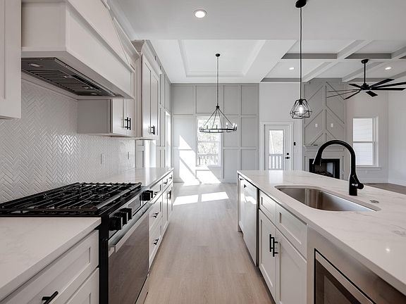 2nd image of 5098 Abigail Ln