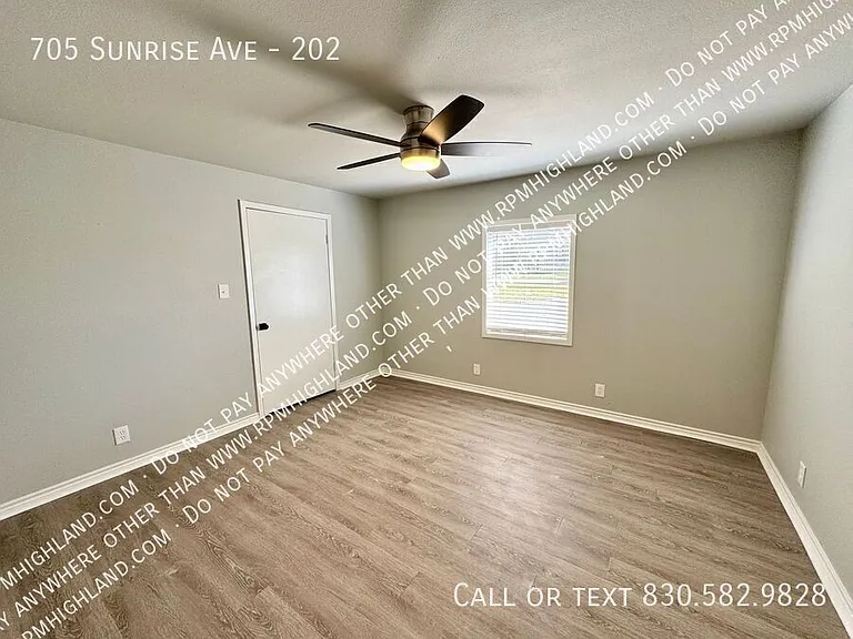 705 Sunrise Ave #202 — Photo 13
