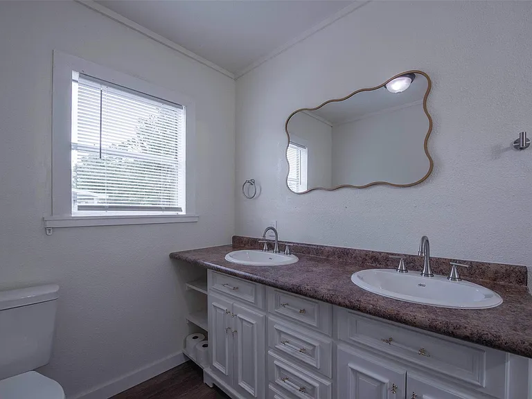 5206 Avenue M — Photo 17