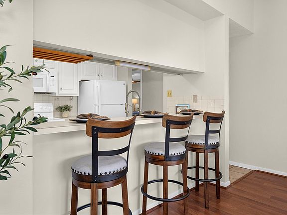 5th image of 801 River Rd APT 104E