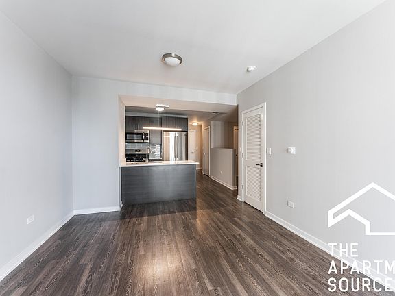 5th image of 302 W North Ave #707