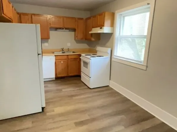 1407 & 1407 1/2 W Jackson St, 1407 W Jackson St #1/2, Muncie, IN 47303