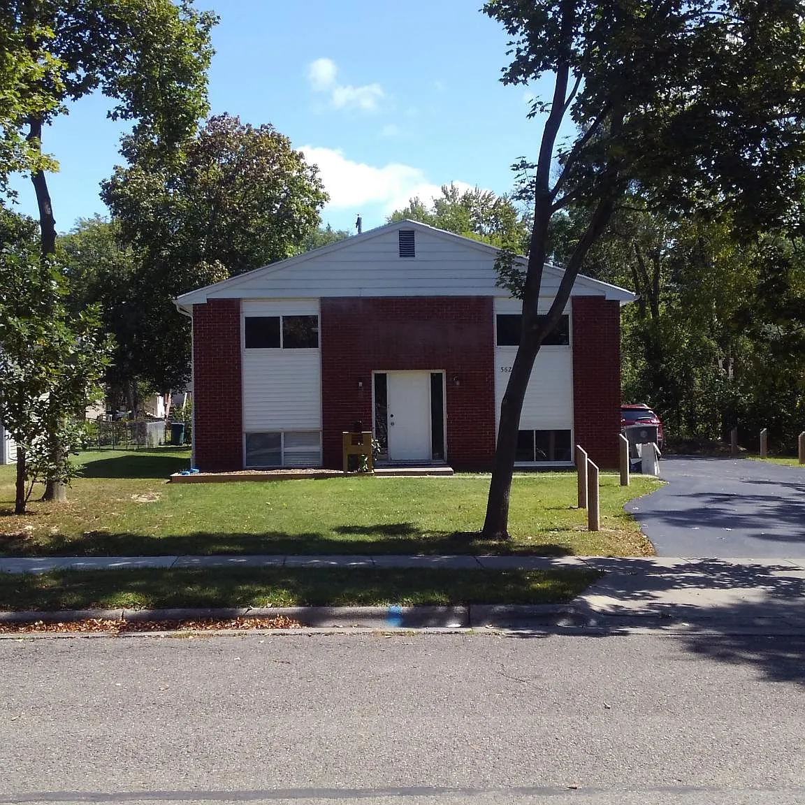 6 bed, 2800 sqft, $4,650 — Photo 1