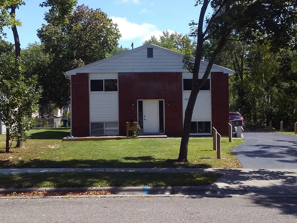 562 Stoddard Ave