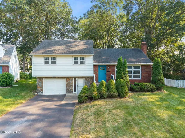 63 Miles Standish Road, Schenectady, NY 12306