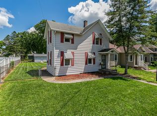 2320 18th St #A, Moline, IL 61265