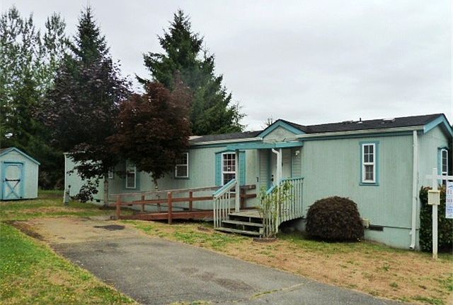 1st image of 830 Mahogany Ln NW